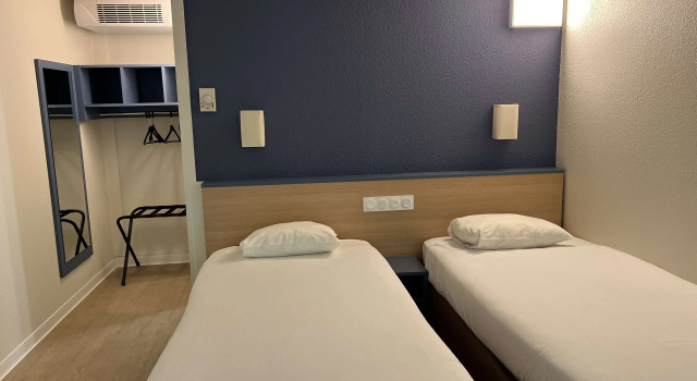 Двухместный номер Standard Kyriad Direct Montpellier Saint Jean De Védas - La Peyrière
