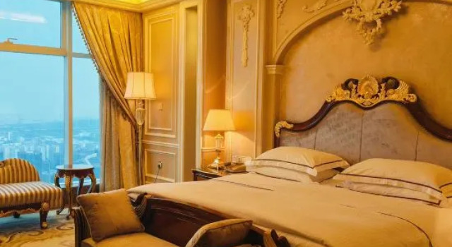 Семейный люкс Jinshi International Hotel