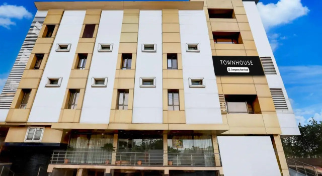 Townhouse 900 Hotel Surya Palace, Забронировать Отель Отели штата Махараштры 3 звезды, 3*