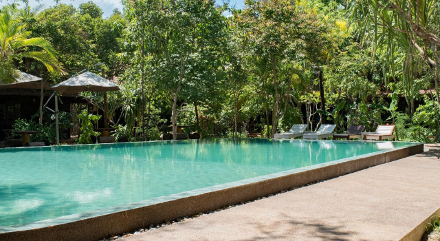 Коттедж с 2 комнатами Palm Village Resort & Spa