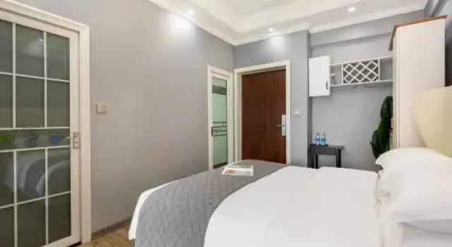 Люкс E.S Ersu High-Rise River View Hotel (Jiefangbei Area/Hong Ya Dong, Chongqing)