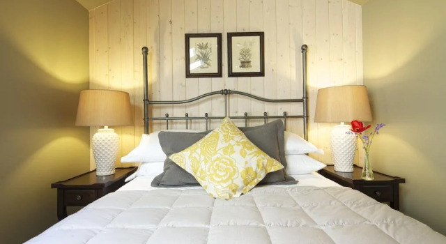 Hedgerow House B&B, Book Bed and Breakfast Ganges 