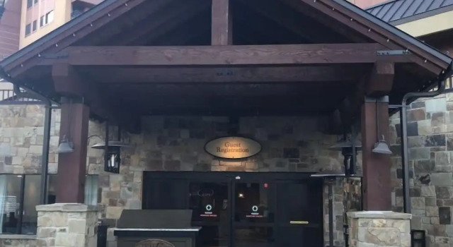 1 Bedroom Ski in, Ski out Mountain Vacation Rental Located Next to Historic Main Street in Downtown Breckenridge, Забронировать Отель СПА-отели Брекенридж, рядом с Пик 8 Супер-Коннект, SPA-услуги