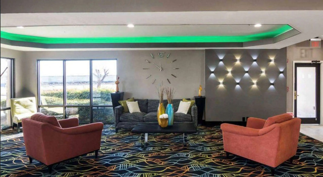 Days Inn by Wyndham Fort Worth North / Fossil Creek