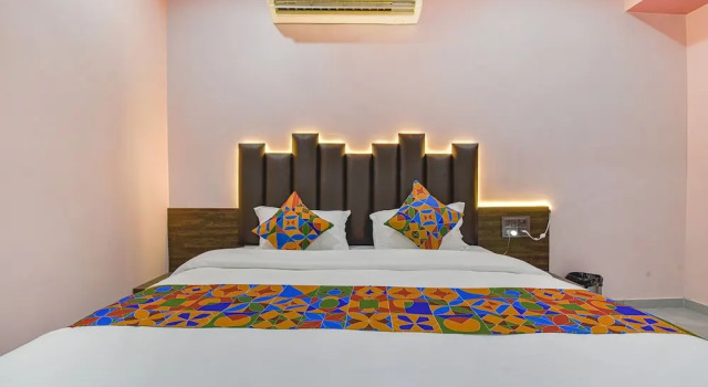 Номер Deluxe Fabhotel Max Inn
