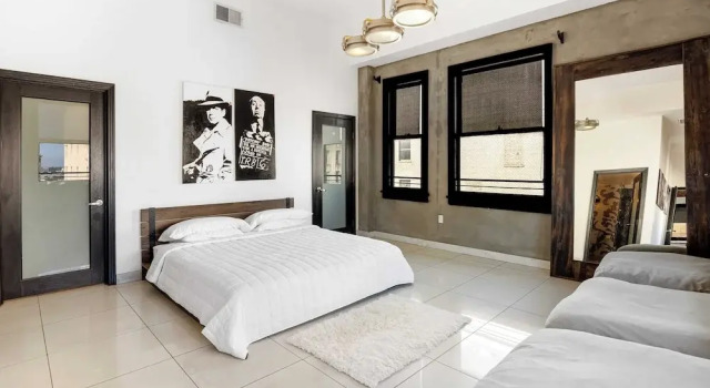 Коттедж Skyline Lofts by Avantstay: a Multi-level Industrial-chic Retreat in Dtla With Rooftop Views, Soaring Ceilings & Steps to Dining, Music & Culture
