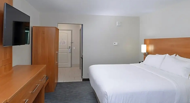 Люкс c 1 комнатой Holiday Inn Express & Suites Lexington Midtown - I-75 by IHG