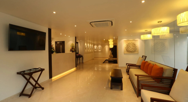 Temple Tree Hotel, Varaa Hotelli Hotellit Bangalore pysäköinnillä, Pysäköinti