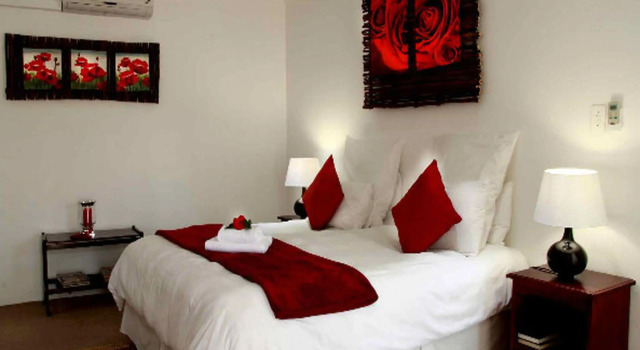JCups Guest House, Забронировать Гостевой дом Центурион Tshwane, рядом с Zwartkop Golf Estate