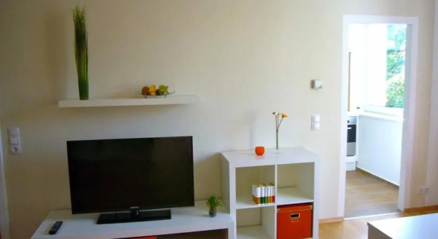 Feel at Home Apartment, Book Apartment Modling 