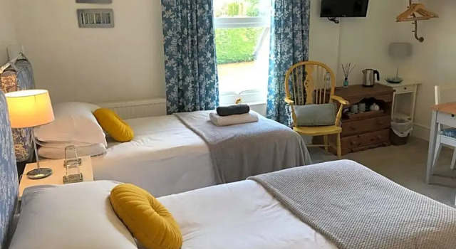 Номер Standard The White House B&B