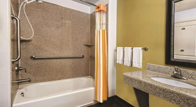 Четырёхместный номер Standard La Quinta by Wyndham Austin - Cedar Park