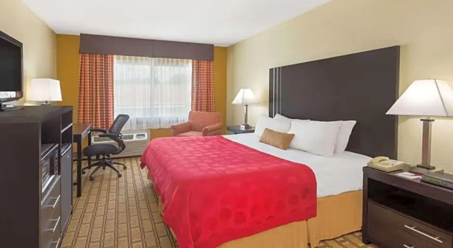 Номер Standard Ramada by Wyndham Asheville Southeast
