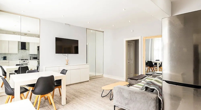 Stylish Bayswater Flat With Outdoor Space