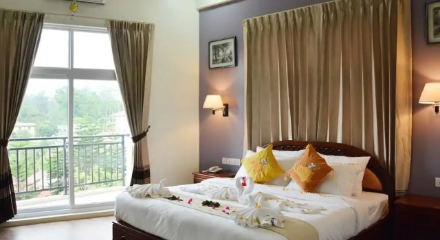 Полулюкс Nwe Waddy Hotel Pyin Oo Lwin