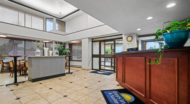 Days Inn by Wyndham Utica
