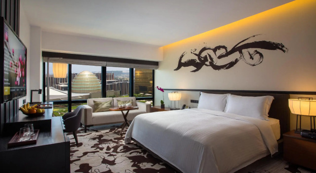 Номер Deluxe с видом на бассейн City of Dreams - Nobu Hotel Manila