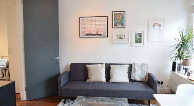 Modern 2 Bedroom Flat in Queen's Park, Забронировать Отель Отели Англии 3 звезды, 3*