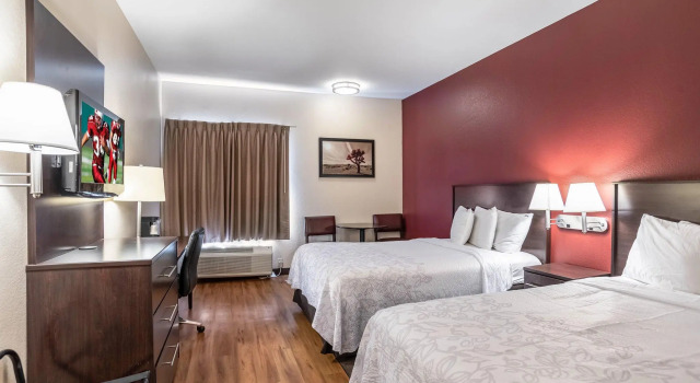 Четырёхместный номер Standard Red Roof Inn PLUS+ Phoenix West