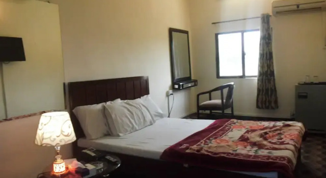 Executive Double room with balcony and with park view Hilltop Hotel