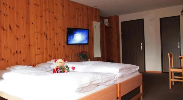 Appartements Monte Rosa, Varaa Huoneisto Taesch Zermatt