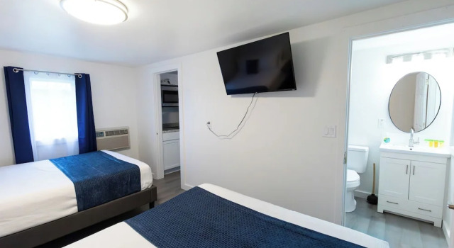 Люкс Anchor Bay Inn and Suites