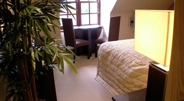 Albert Hotel