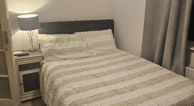 private room to rent