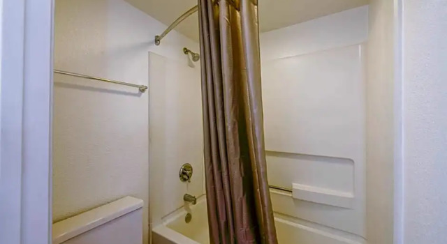 Номер Premium Travelodge by Wyndham Norfolk Airport
