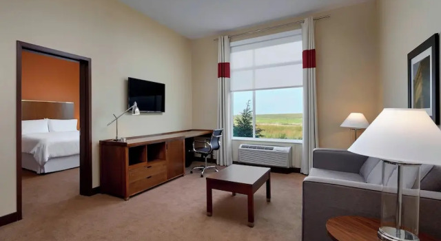 Люкс Executive c 1 комнатой Four Points by Sheraton Sherwood Park