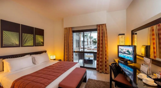 Номер Family с видом на бассейн Sentido Reef Oasis Aqua Park Resort