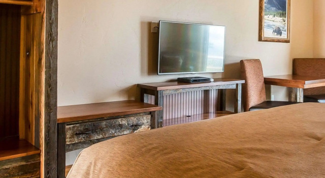 Четырёхместный люкс Yellowstone Valley Lodge, an Ascend Collection Hotel