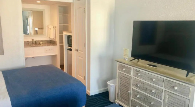 Двухместный номер Standard с видом на бассейн Beach View Hotel