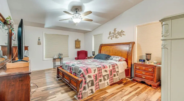 1 Mi to Moses Lake: Home w/ Private Yard & Hot Tub, Rezerwuj Dom wakacyjny Moses Lake Waszyngton