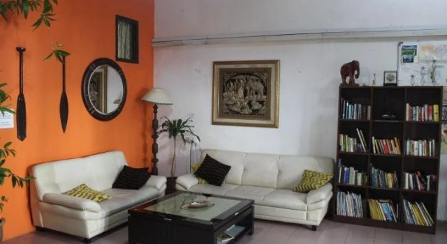 Roof Top Guest House Melaka, Забронировать Гостевой дом Отели Малакки с парковкой, рядом с Торговый центр Dataran Pahlawan Melaka Megamall, Парковка