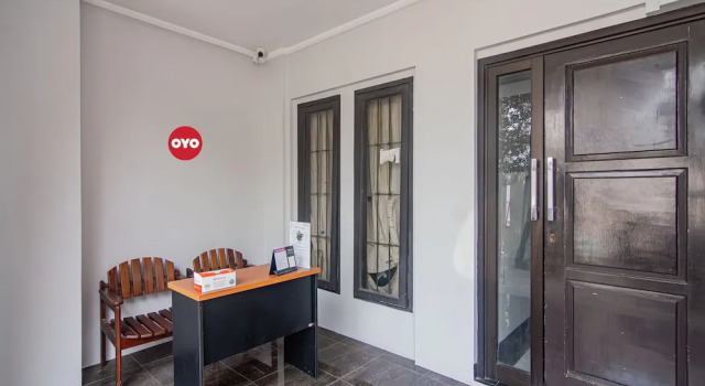 OYO 93500 Rizki Residence TOS Syariah Near PT Bank KB Bukopin Tbk, Prenota Hotel Tanah Abang 