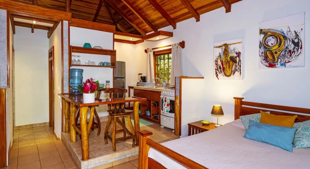 Бунгало Deluxe с балконом и с видом на сад El Nido Jungle Lodge