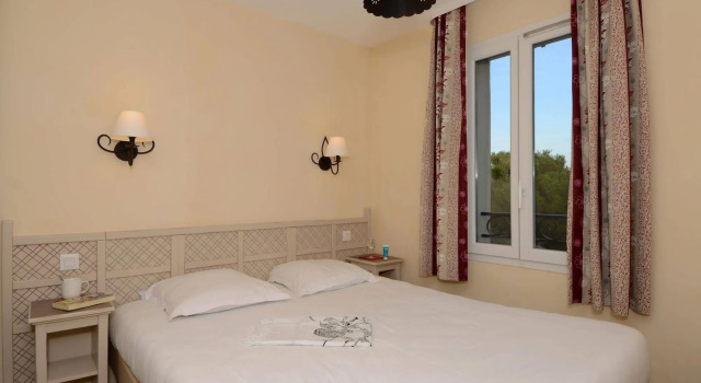 Pierre & Vacances Residence Les Coteaux de Pont-Royal, Rezervasyon Otel Mallemort Carros