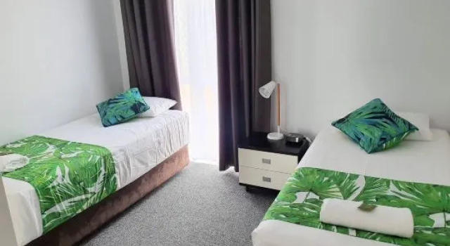 Вилла с 2 комнатами рядом с пляжем The Shores Holiday Apartments