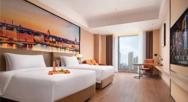 Люкс с красивым видом из окна Venus International Hotel