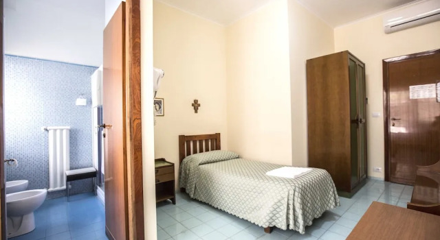 Одноместный номер Standard с балконом Casa Piccole Ancelle di Cristo Re