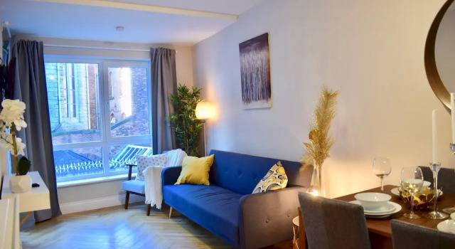 Modern 2 Bedroom Dublin Apartment with Balcony, Забронировать Апартаменты/квартира Апартаменты Дублина, рядом с Театр «Тиволи», Апартаменты/квартира