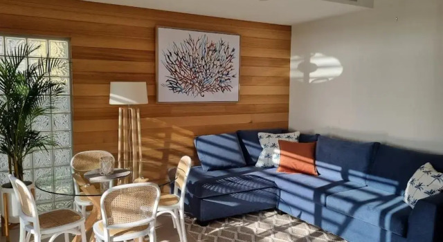 Dolphin Shores, Забронировать Отель Отели в центре Корлетт, в центре