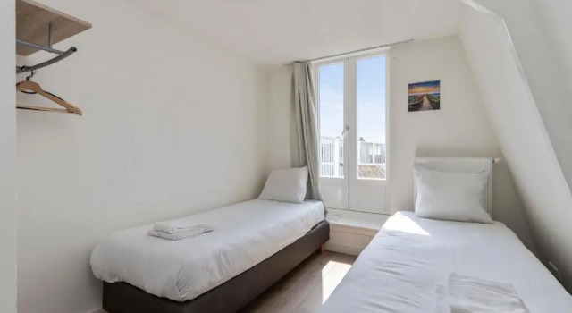 Central top floor apartment with private balcony - Apt 3, Забронировать Апартаменты/квартира Апартаменты Норда, Апартаменты/квартира