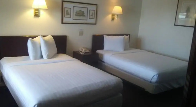 Четырёхместный номер Standard Sunshine Motel