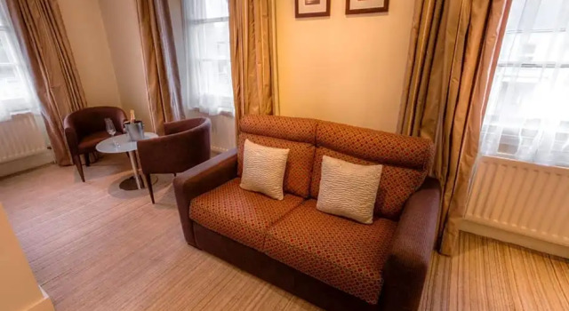 Номер Superior Strangford Arms Hotel
