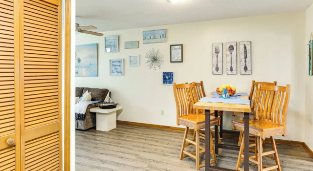 Cozy Home w/ Fenced Backyard in Sunset Beach!, Забронировать Дом для отпуска Сансет-Бич Северная Каролина, рядом с Площадка для гольфа The Pearl