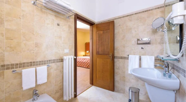 Трёхместный номер Standard Leone de Castris Wine Hotel