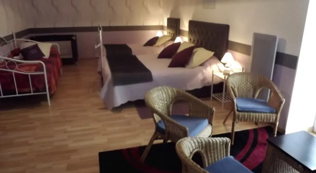 Logis De Chezelles, Rezerwuj Hotel Hotele w Cher z parkingiem, Parking