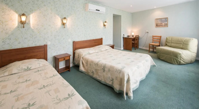 Les Ambassadeurs Logis Hotels et Restaurant, 预订 酒店 苏雅克 Dodogne Valley